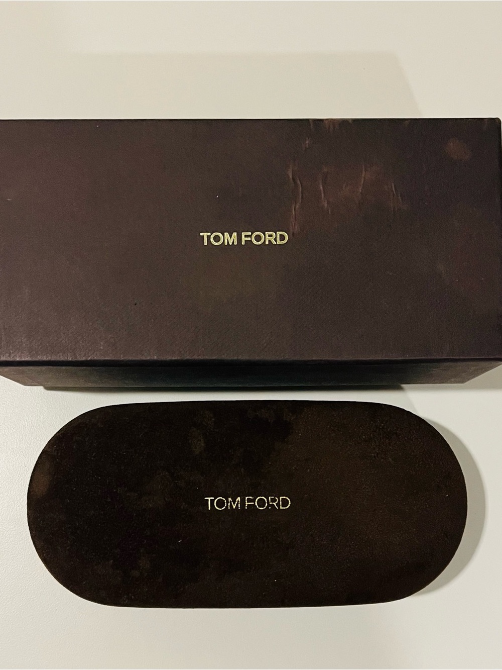 Tom Ford Cream Aviator-Style Sunglass Arms with Gold Detailing - Picture 7 of 7